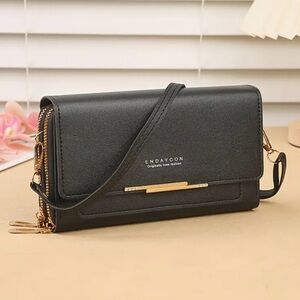 NWT Endaycon RFID protected Black Crossbody Wallet. Fold-Over Snap & Zip Closure
